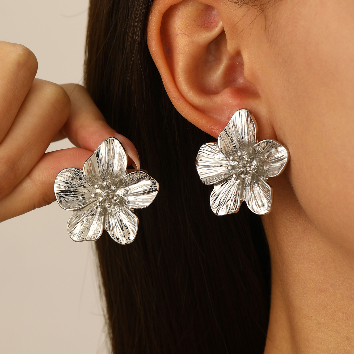 Heididress Vintage Delicate Large Flower Metal Stud Earrings